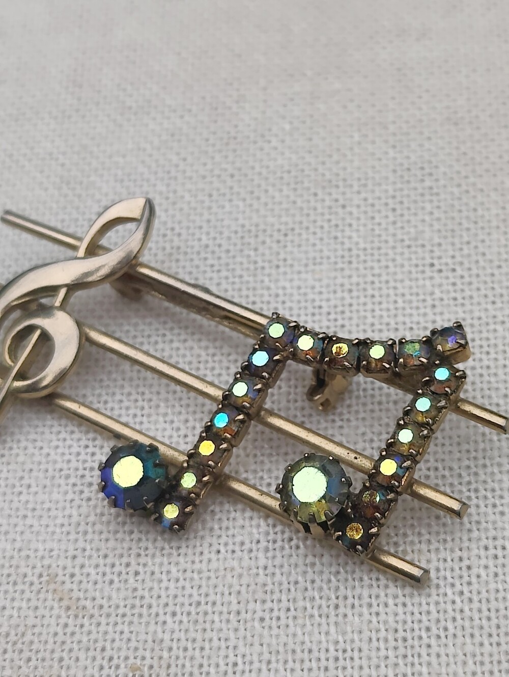 🎵 Vintage AB Crystal Music Notes Brooch - Picture 5 of 5